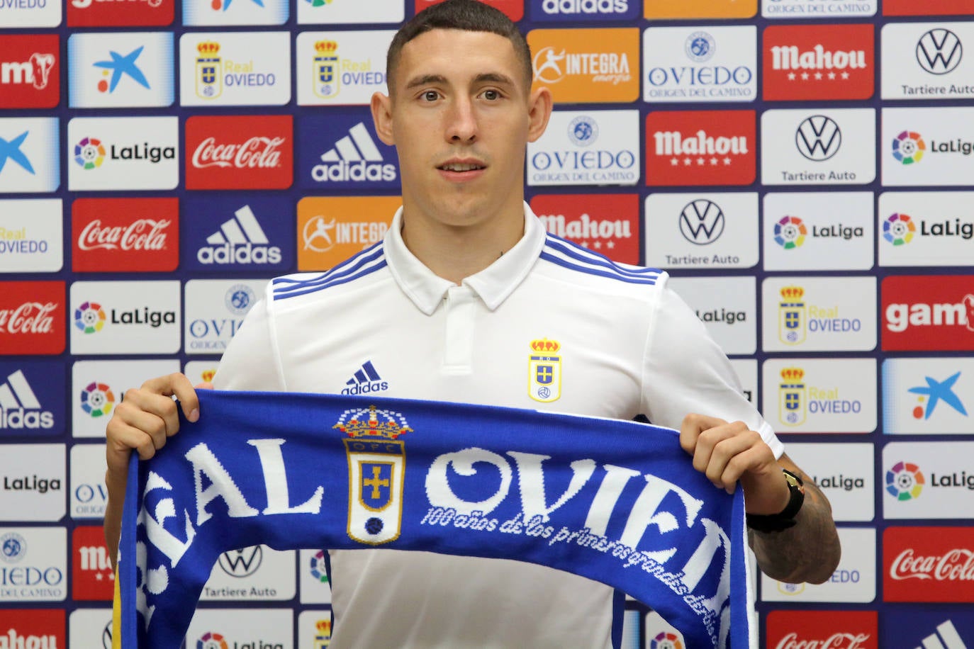 Fotos: Jirka ya es uno más en el Oviedo