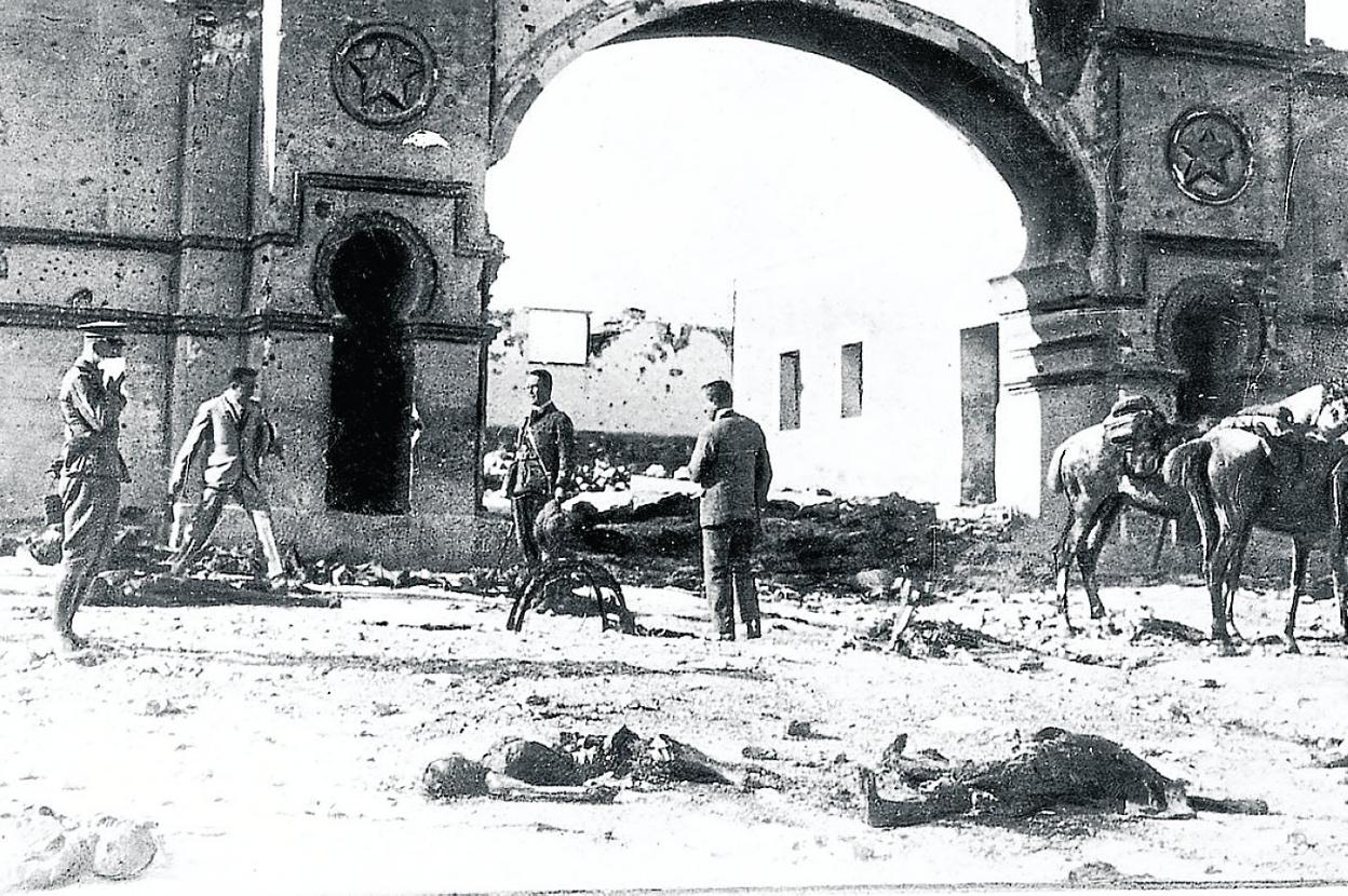 Los cadáveres insepultos de los soldados españoles en el Monte Arruit.
