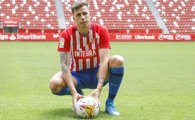 Javi Rico con Christian Rivera, durante su presentación.