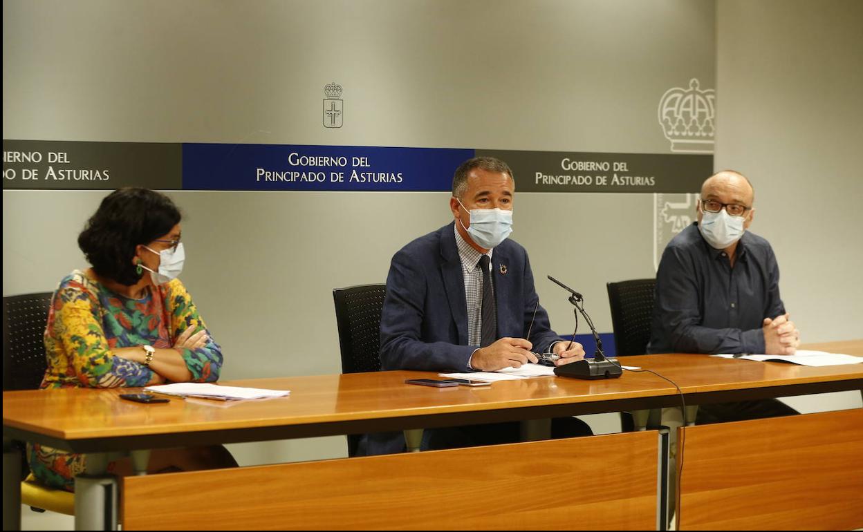 Concepción Saavedra, Pablo Fernández y Miguel Prieto.
