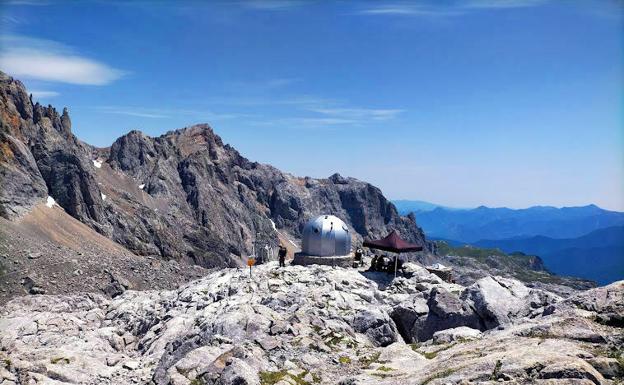 Ruta a Cabaña Verónica desde la estación superior del teleférico de Fuente Dé