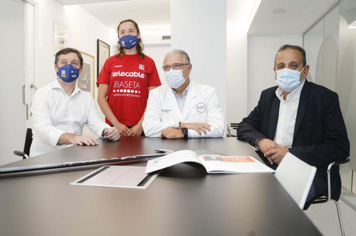 De izquierda a derecha, Fernando Sierra, Fernanda Hidalgo, Guillermo Ibaseta y José Luis Souto. 