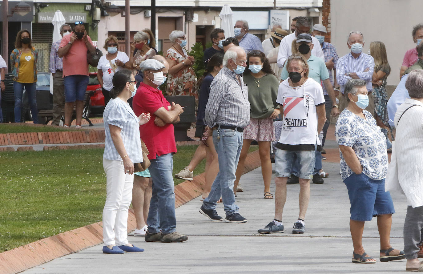 Fotos: Largas colas para sacar el abono de los toros en Gijón
