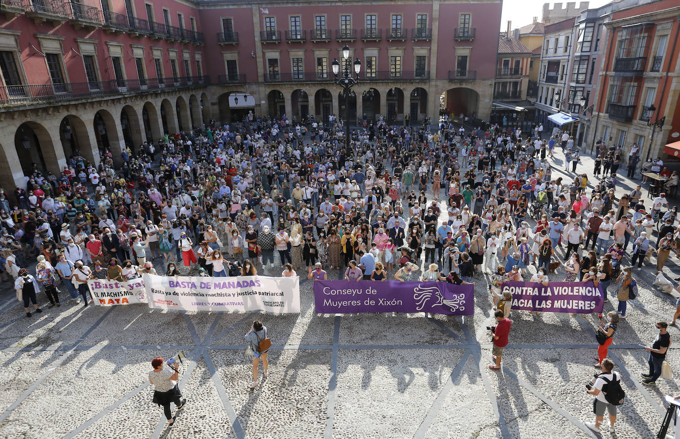 Condena unánime en Gijón a las agresiones sexuales: «No es no y lo demás es violación»