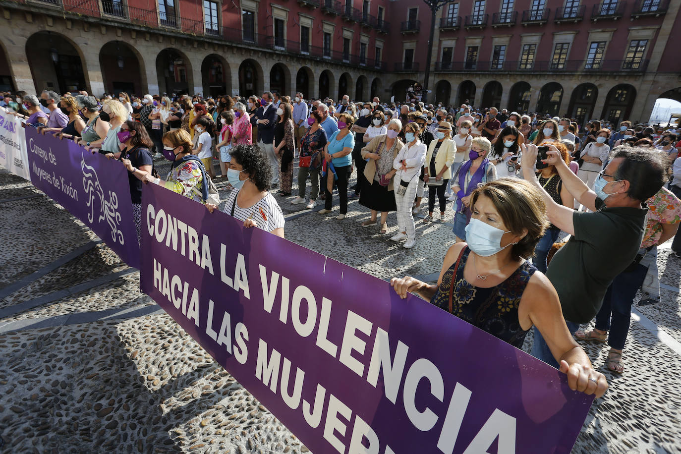 Condena unánime en Gijón a las agresiones sexuales: «No es no y lo demás es violación»