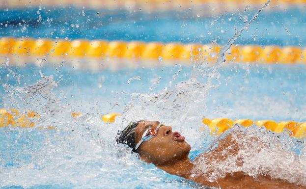 Hugo González se clasifica para la final de los 100 espalda