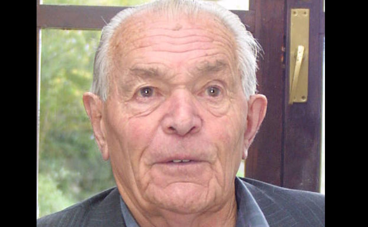 La plaza el Ayuntamiento de Ponga llevará el nombre del exalcalde José Antonio Muñiz Jove