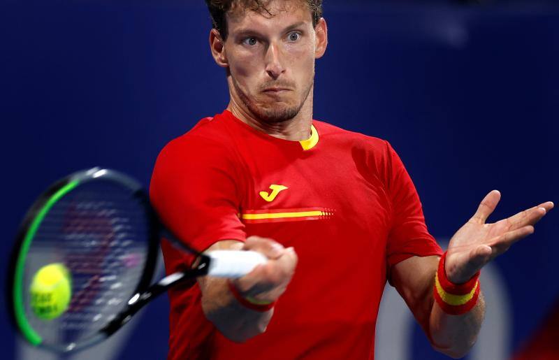 Hoy en Tokio los regatistas españoles Diego Botín y Iago López Marra se sitúan segundos empatados con los británicos, que son líderes. Nicolás García, con tan solo 19 años, se clasifica para la final de 200 metros espalda. La selección de baloncesto destroza a Argentina y se clasifica para cuartos. Y en dos sin timonel, dos sextos puestos en las categorías masculina y femenina.