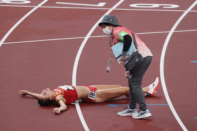Hoy en Tokio Ana Peleteiro se clasifica para la final de triple salto después de hacer marca personal al aire libre y batir un récord nacional. Támara Echegoyen y Paula Barceló ya marchan segundas en vela.