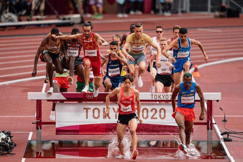 Hoy en Tokio Ana Peleteiro se clasifica para la final de triple salto después de hacer marca personal al aire libre y batir un récord nacional. Támara Echegoyen y Paula Barceló ya marchan segundas en vela.
