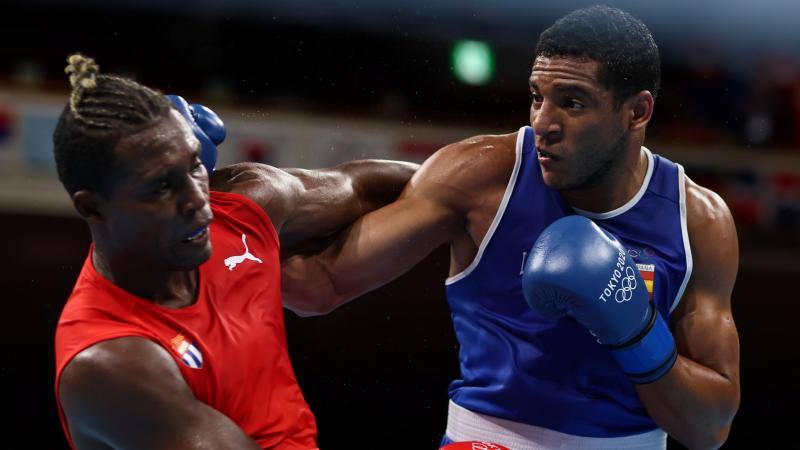 Hoy en Tokio Ana Peleteiro se clasifica para la final de triple salto después de hacer marca personal al aire libre y batir un récord nacional. Támara Echegoyen y Paula Barceló ya marchan segundas en vela.