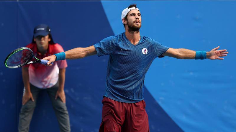Hoy en Tokio Ana Peleteiro se clasifica para la final de triple salto después de hacer marca personal al aire libre y batir un récord nacional. Támara Echegoyen y Paula Barceló ya marchan segundas en vela.