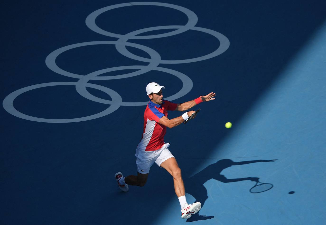 El tenista asturiano Pablo Carreño ha logrado una medalla de bronce en sus primeros Juegos Olímpicos. Se trata del primer gijonés en lograr una medalla olímpica en deporte individual desde Pedro Pidal. Carreño venció a Novak Djokovic, número uno del mundo, en un intenso partido de casi tres horas en el que desquició en muchos momentos al serbio