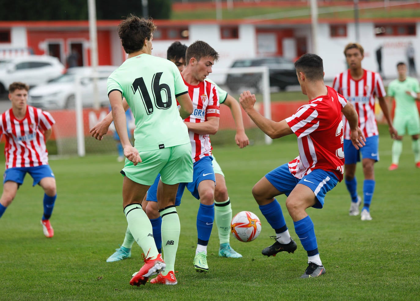 Fotos: Las mejores imágenes del Sporting B - Bilbao Athletic