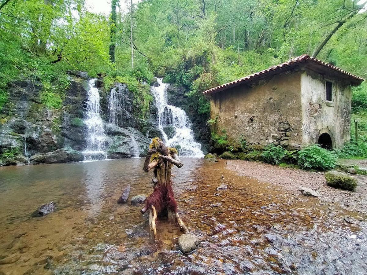 La cascada del Molín La Peña, uno de los entornos más mágicos de la ruta de los Molinos del Río Profundu.