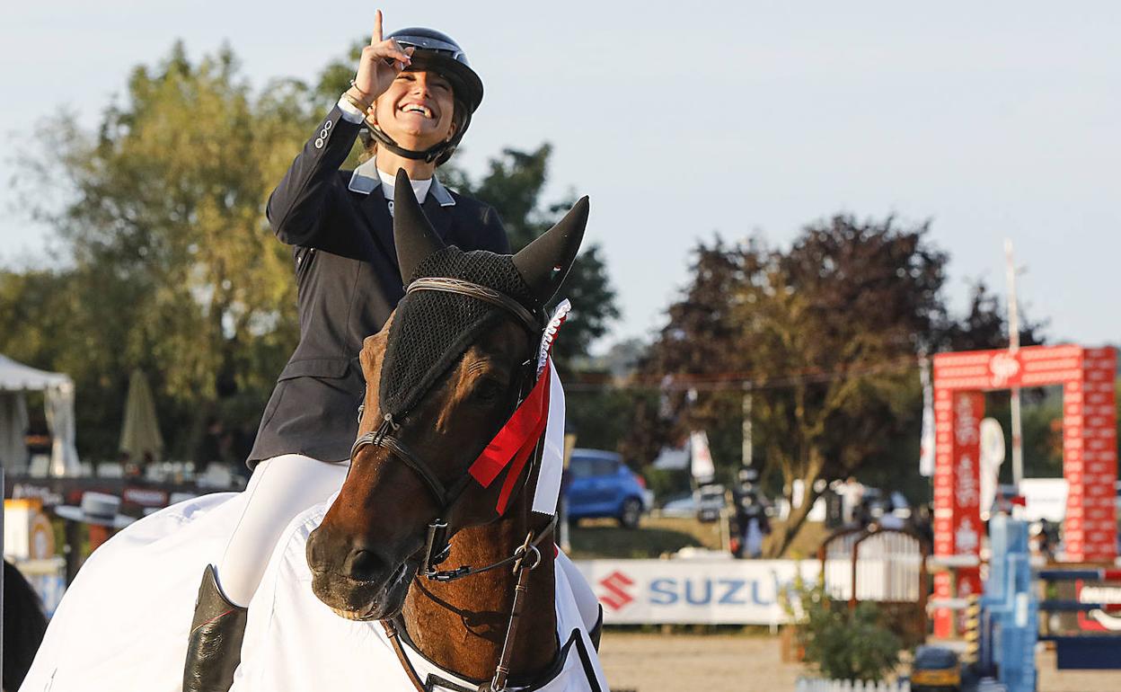 Carolina Villanueva, en el Gran Premio del primer CSN del Gijón Horse Jumping 