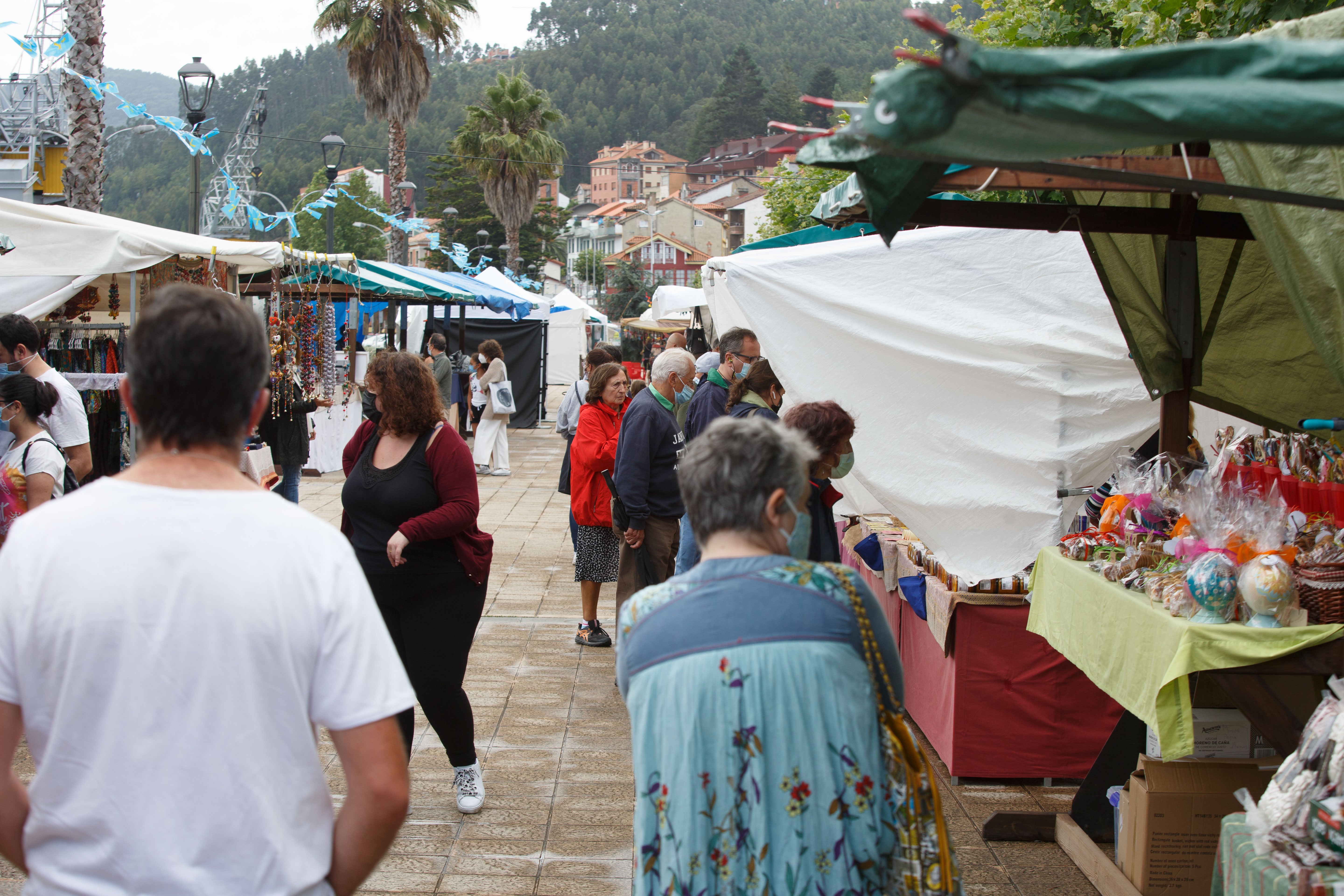 Fotos: Mercado de artesanía en San Esteban de Pravia