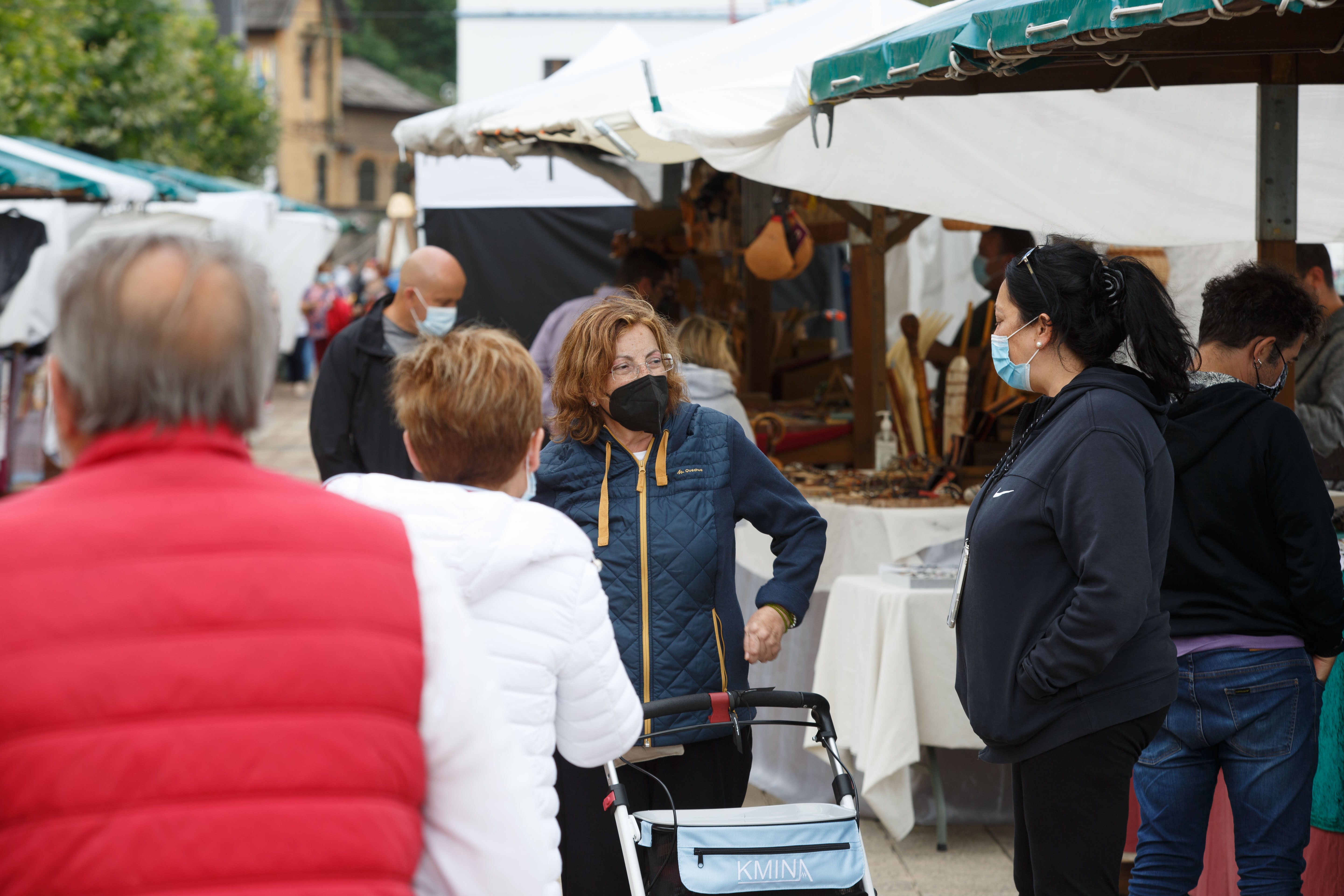 Fotos: Mercado de artesanía en San Esteban de Pravia
