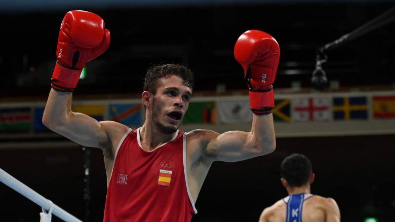 España se jugará el oro en fútbol ante Brasil. Portela se lleva la plata. Las de waterpolo y Asier Martínez entran en semifinales.