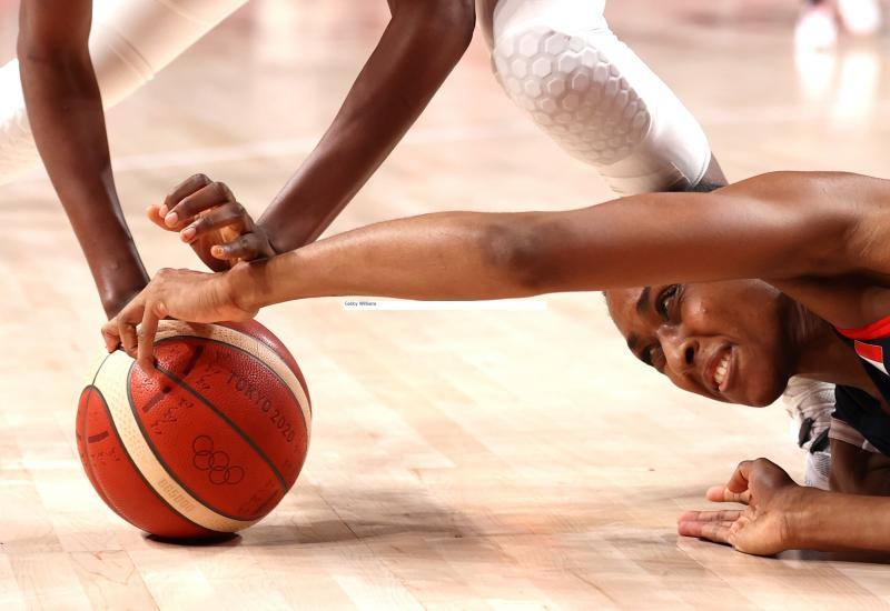 La selección femenina de baloncesto cae en cuartos ante Francia y se queda sin opción a medalla. Jordi Xammar y Nico Rodríguez consiguen el bronce en vela, «una medalla que sabe a oro», dicen.