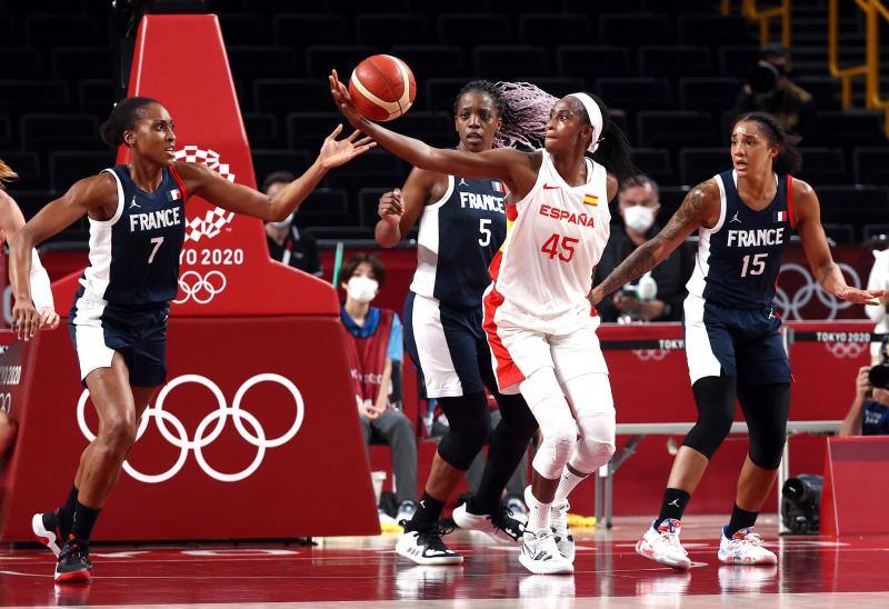 La selección femenina de baloncesto cae en cuartos ante Francia y se queda sin opción a medalla. Jordi Xammar y Nico Rodríguez consiguen el bronce en vela, «una medalla que sabe a oro», dicen.