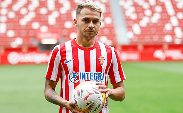 Fran Villalba durante su acto de presentación. 