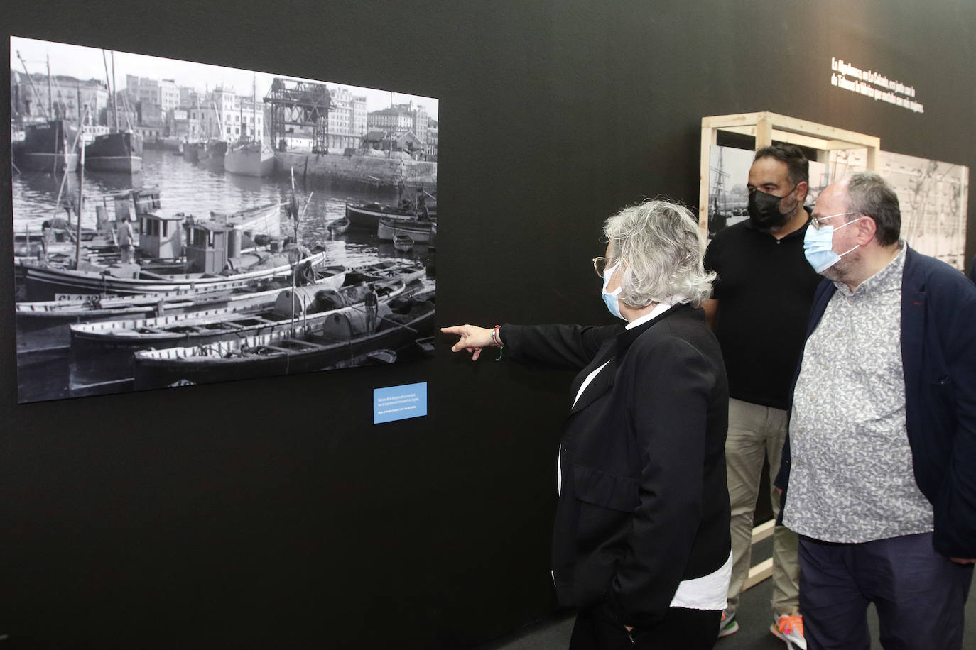 La Feria de Muestras ha acogido la exposición Semeyes, que recopila imágenes de tiempos pasados y ha contado con gran expectación en su inauguración.