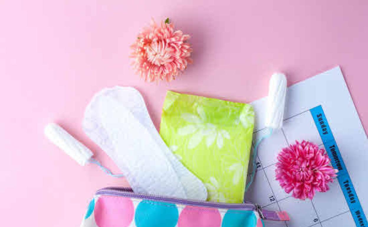 Compresas y tampones son algunos de los productos que bajarían de precio con esta tasa.