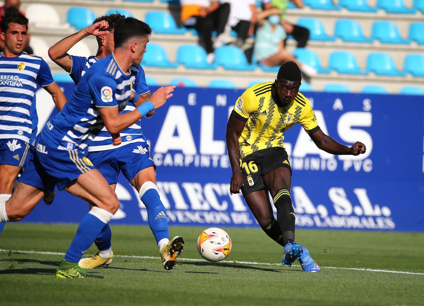Fotos: Ponferradina - Real Oviedo, en imágenes