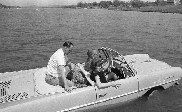 Amphicar, el coche flotante que el presidente Johnson usaba para asustar