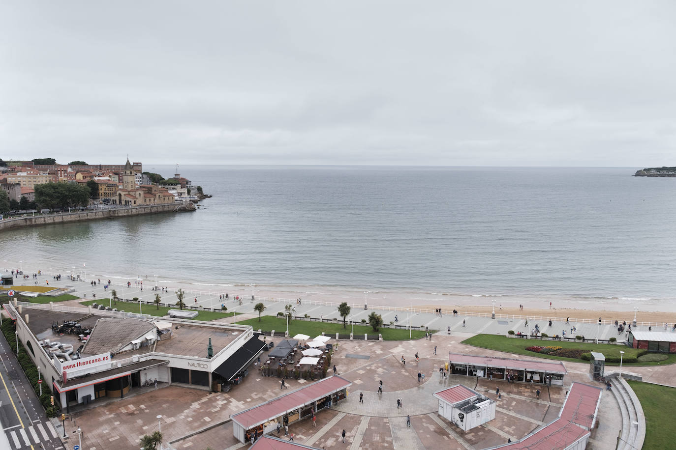 En el Náutico. La altura de la vivienda permite disfrutar de una panorámica de Gijón y sus alrededores