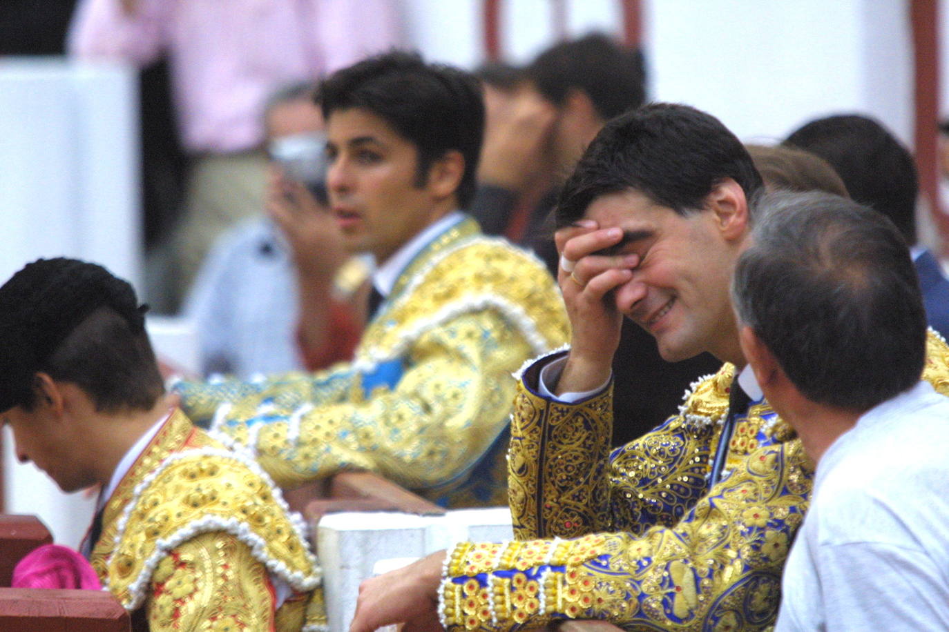 Desde Curro Romero hasta Jesulín, pasando por José Tomás, Espartaco y Jesulín. Un repaso por las imágenes más gloriosas de los toros de Gijón, uno de los mejores espectáculos del norte de España.