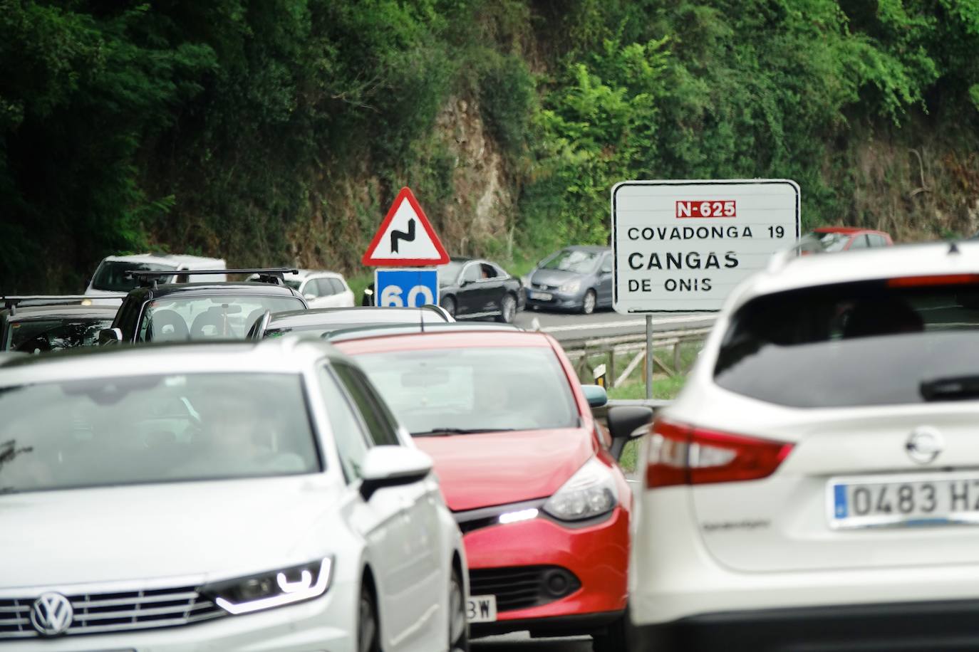 El sector turístico cuelga el cartel de completo en casi 95.000 plazas y con tarifas de hasta 370 euros por día en las escasas opciones de alojamiento. 