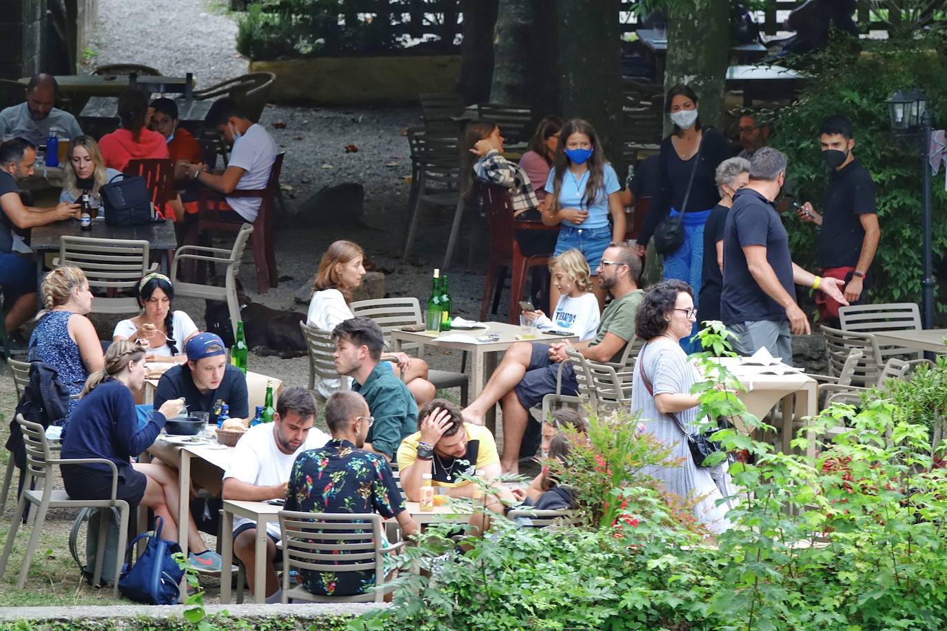 El sector turístico cuelga el cartel de completo en casi 95.000 plazas y con tarifas de hasta 370 euros por día en las escasas opciones de alojamiento. 