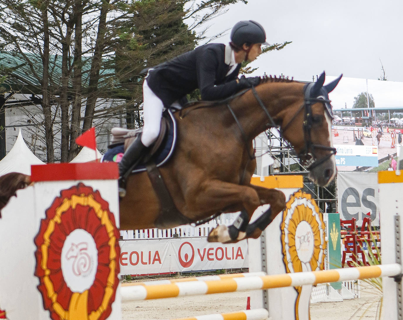 La joven amazona Ibone Ibáñez se impuso en el desempate del Pequeño Gran Premio con 'Ambre Des Veys'