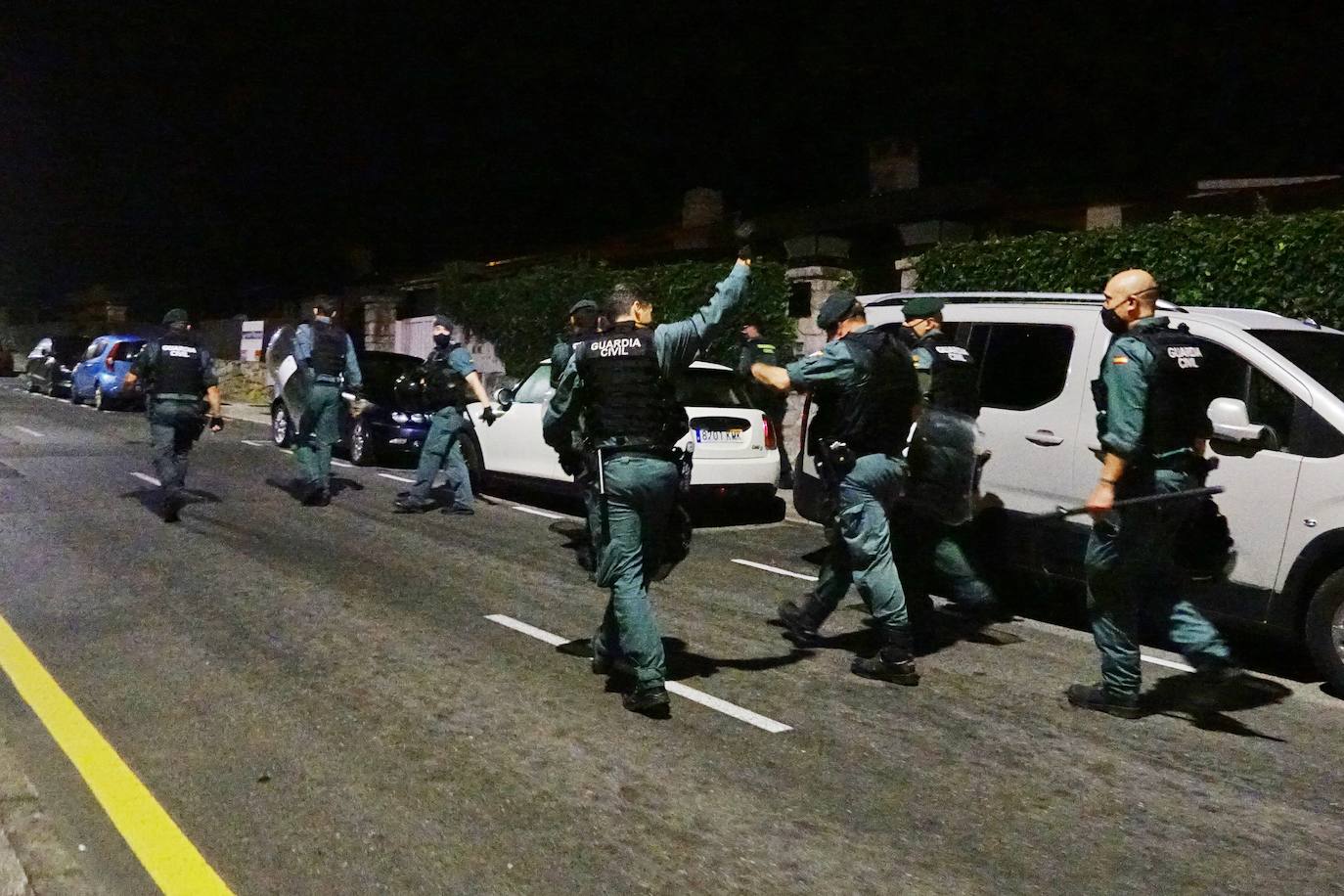 Fotos: Así opera la Guardia Civil contra los botellones en Asturias