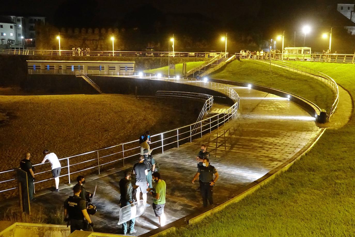 Fotos: Así opera la Guardia Civil contra los botellones en Asturias