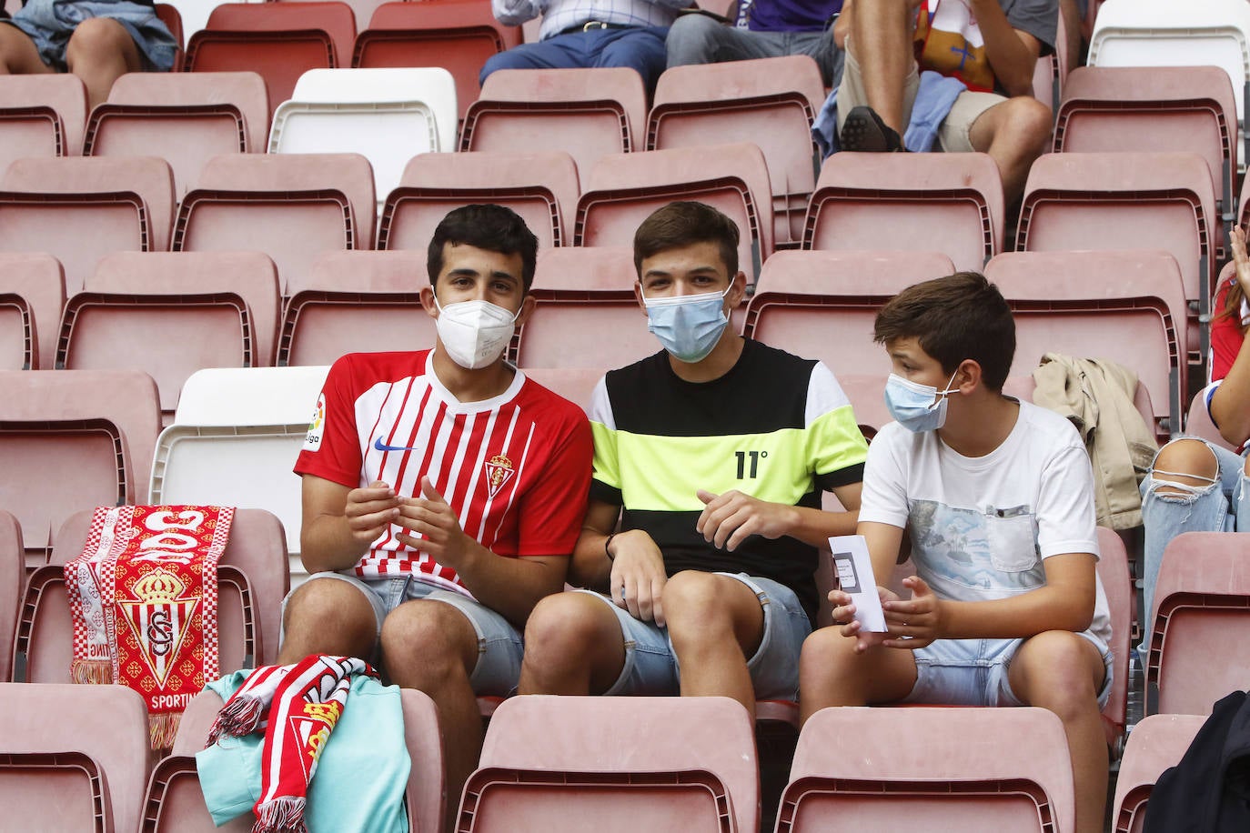 Fotos: Así fue la vuelta de la afición a El Molinón