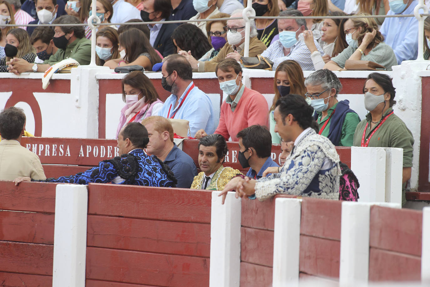 El último día de la feria taurina gijonesa dejó dos orejas para el Juli en un quinto de altura y otras dos para Daniel Luque, una en cada toro