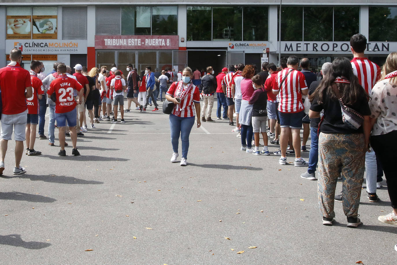 Fotos: Así fue la vuelta de la afición a El Molinón