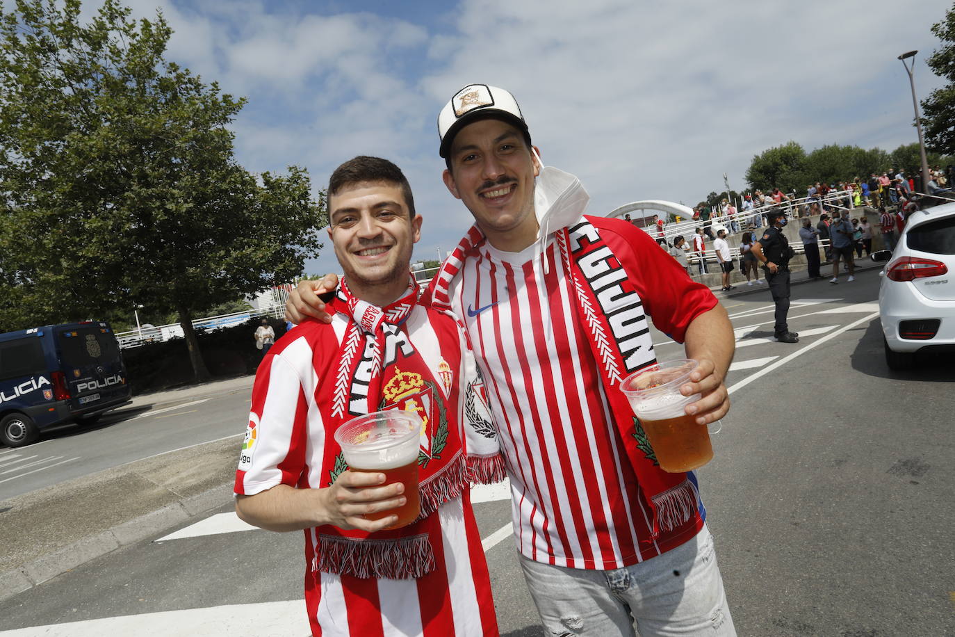 Fotos: Así fue la vuelta de la afición a El Molinón