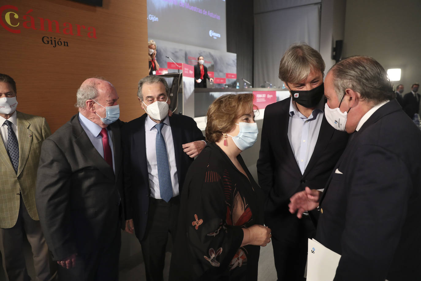 El galardón reconoce la iniciativa empresarial del asturiano y su labor de potenciación de la ingeniería técnica en la región, tal y como ha señalado Luis Rubio, presidente del Ateneo. Al acto también asistieron la alcaldesa de Gijón y el rector de la Universidad de Oviedo.