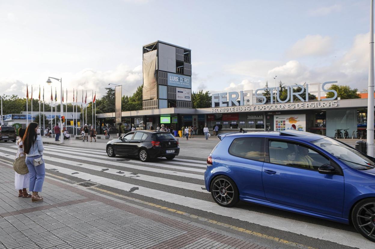 Acceso principal de la Feria de Muestras. 