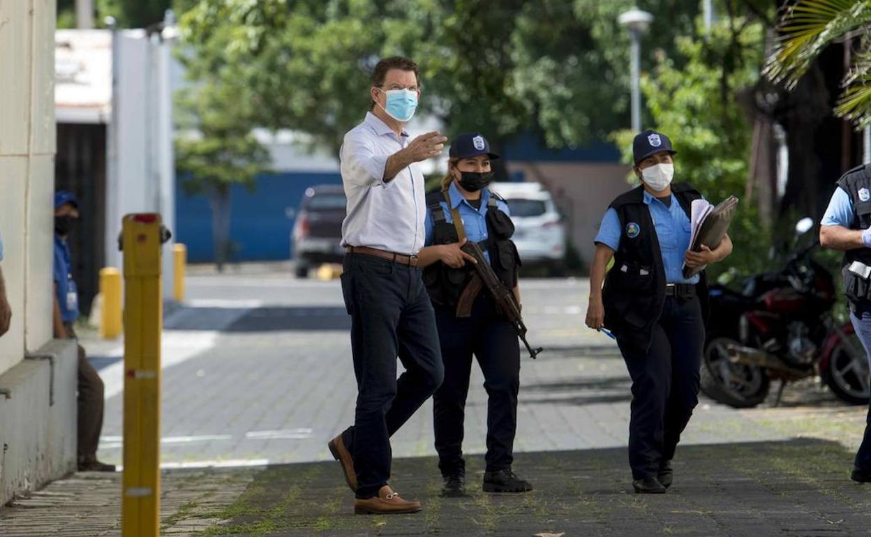 Juan Lorenzo Holmann, días atrás custodiado por la policía.