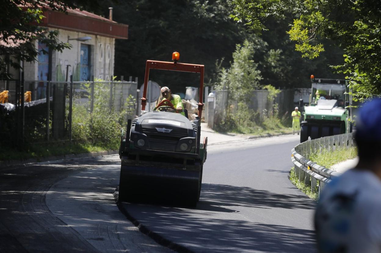 Recta final para las obras de la carretera de Soto de Agues