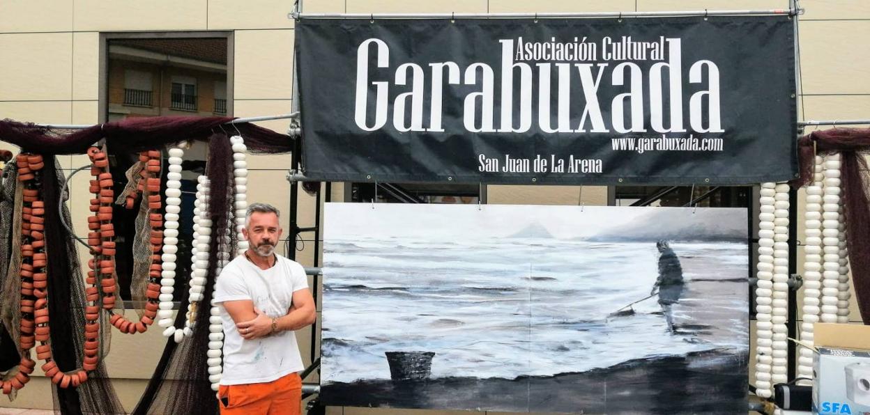 El artista arenesco Lolo Serantes realizó durante todo el día de ayer un mural para homenajear a las mujeres que 'pañaban' carbón. 
