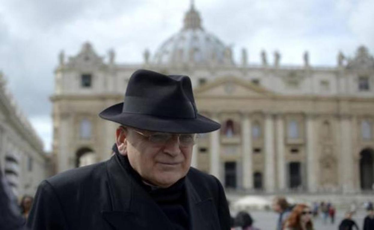 Ingresado en estado grave un cardenal negacionista tras contagiarse de covid