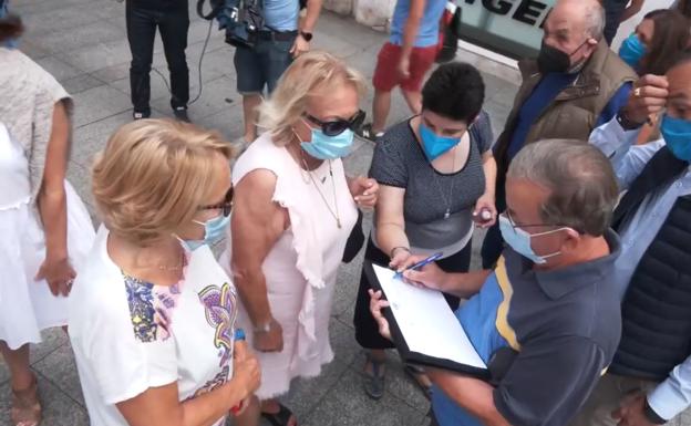 El PP recoge 1.200 firmas a favor de mantener los toros en Gijón