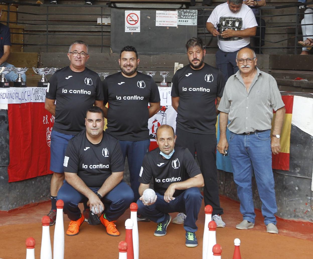 El equipo de la Peña Prau la Hueria, ganador del torneo. 
