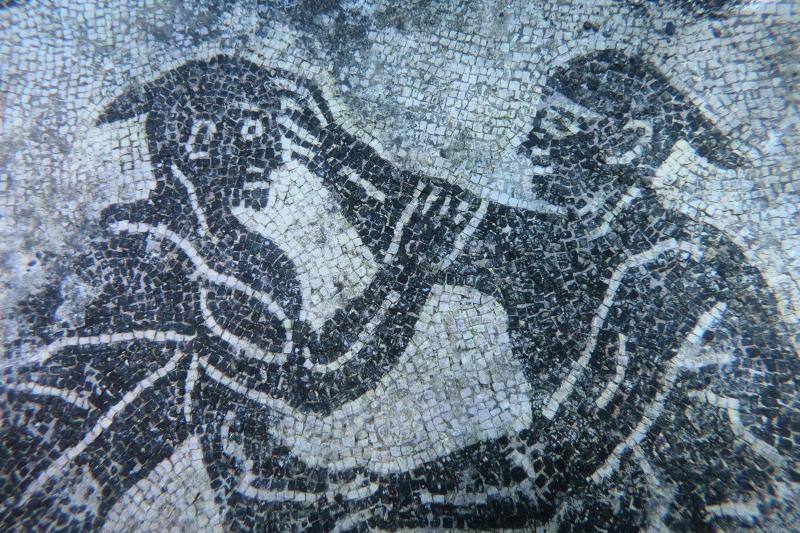 La antigua ciudad romana sumergida de Baiae, parte del complejo del Parque Arqueológico Campi Flegrei en Pozzuoli, cerca de Nápoles donde los buceadores pueden explorar las ruinas.